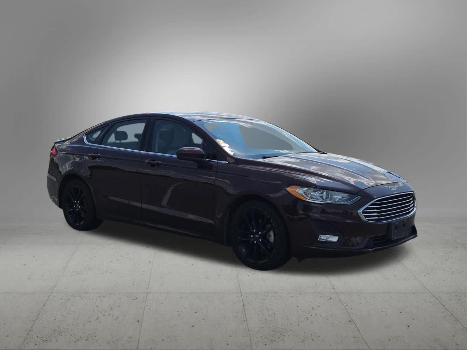 Used 2019 Ford Fusion SE w/ Equipment Group 151A FWD image 8