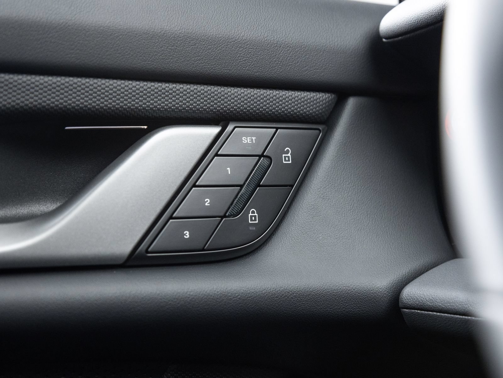 Certified 2026 Porsche Taycan AWD/4WD image 19