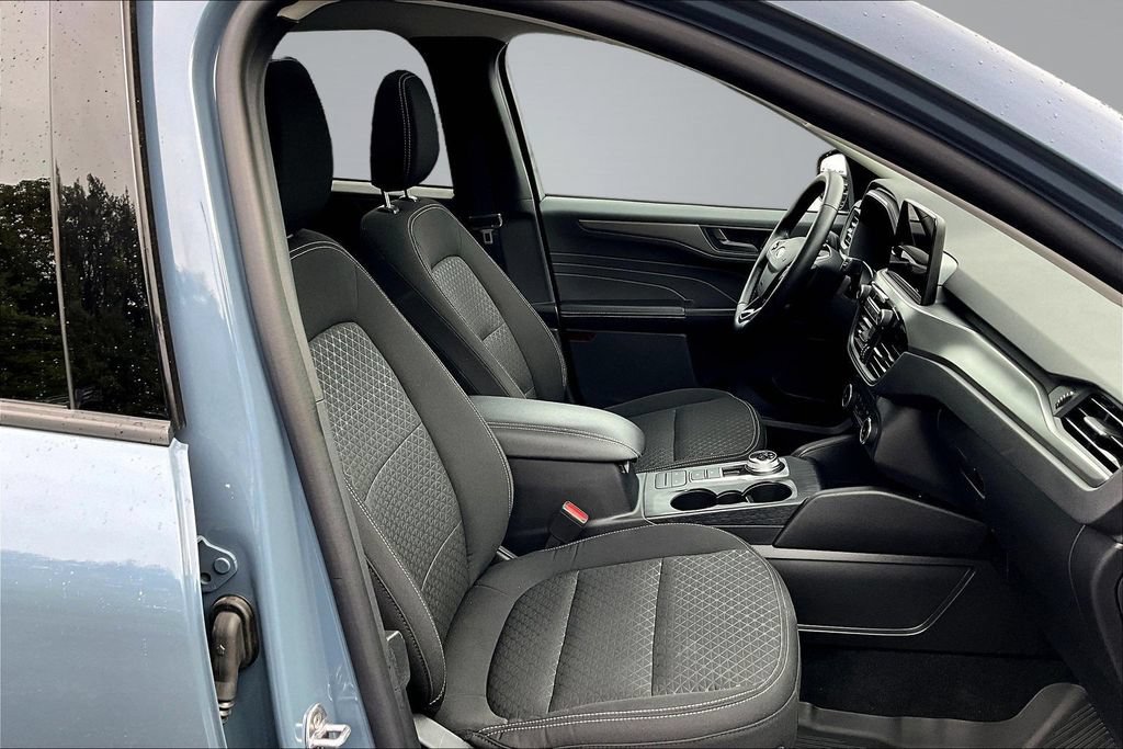 Used 2025 Ford Escape Active w/ Cold Weather Package FWD image 29