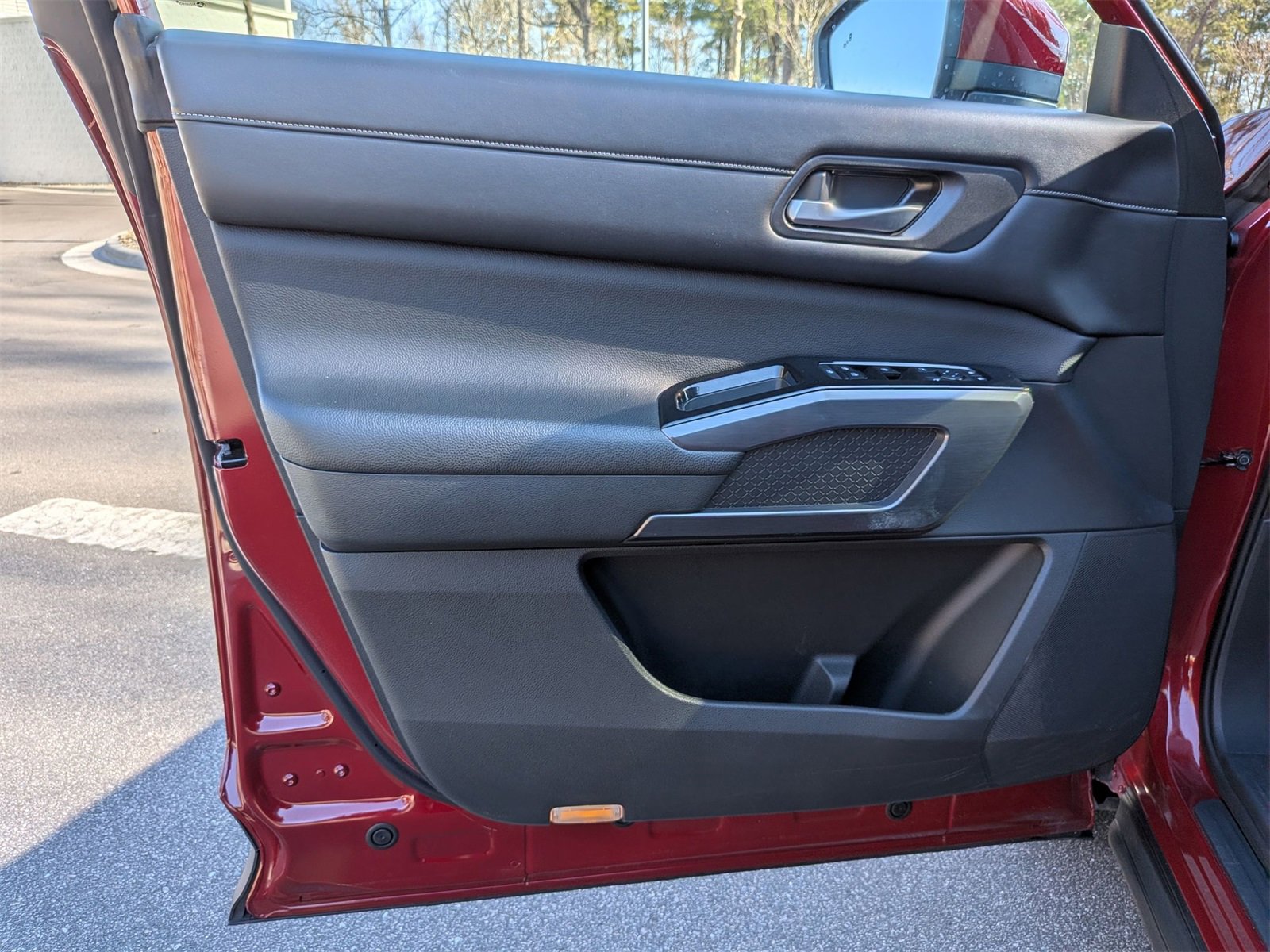 Used 2022 Nissan Pathfinder SL w/ SL Black Package image 18