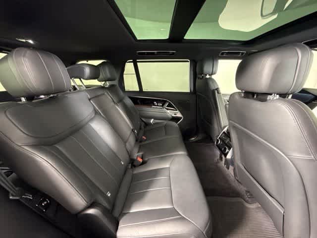 Used 2024 Land Rover Range Rover Long Wheelbase SE AWD/4WD image 23