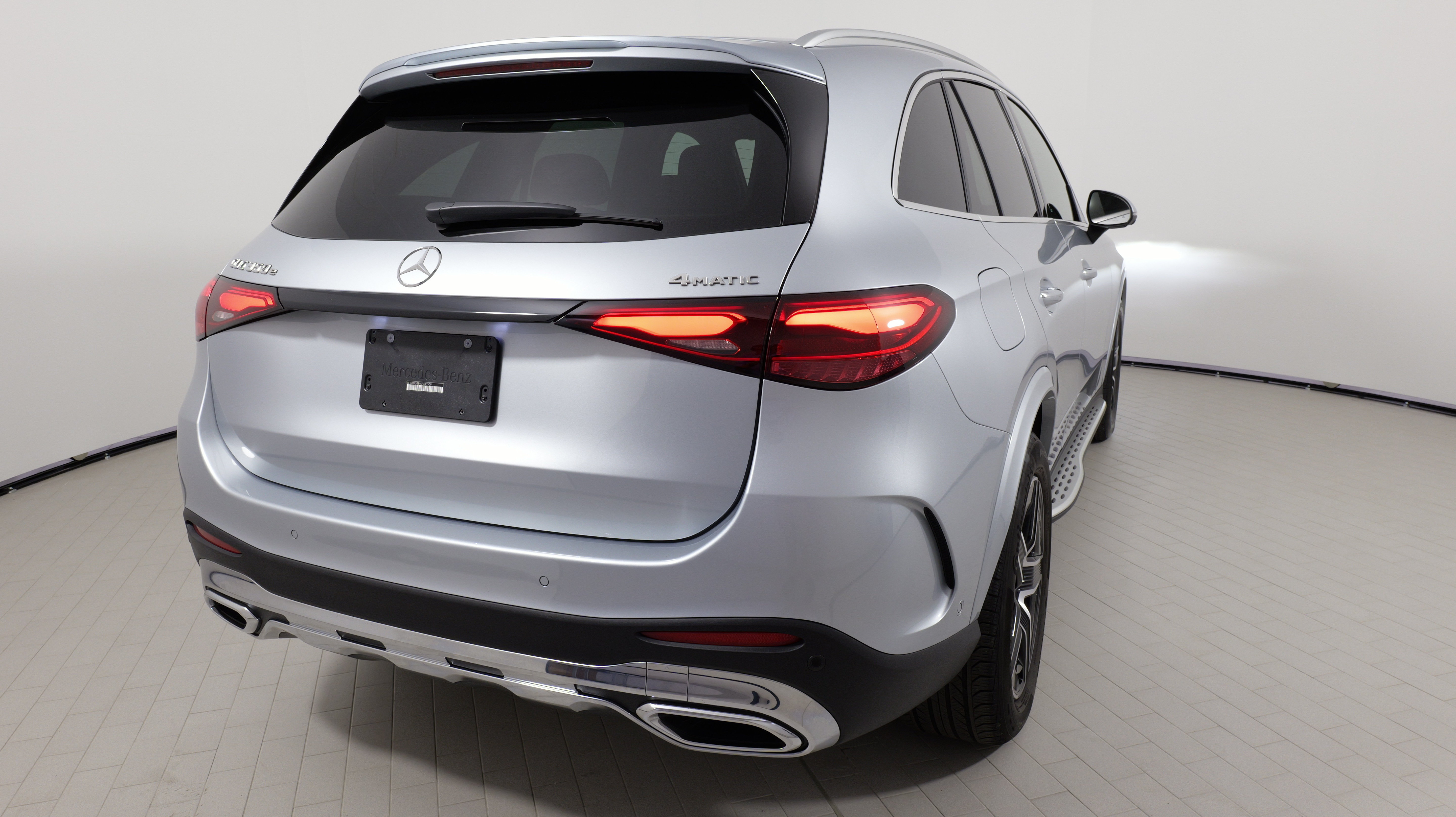 Used 2025 Mercedes-Benz GLC 350e 4MATIC image 15