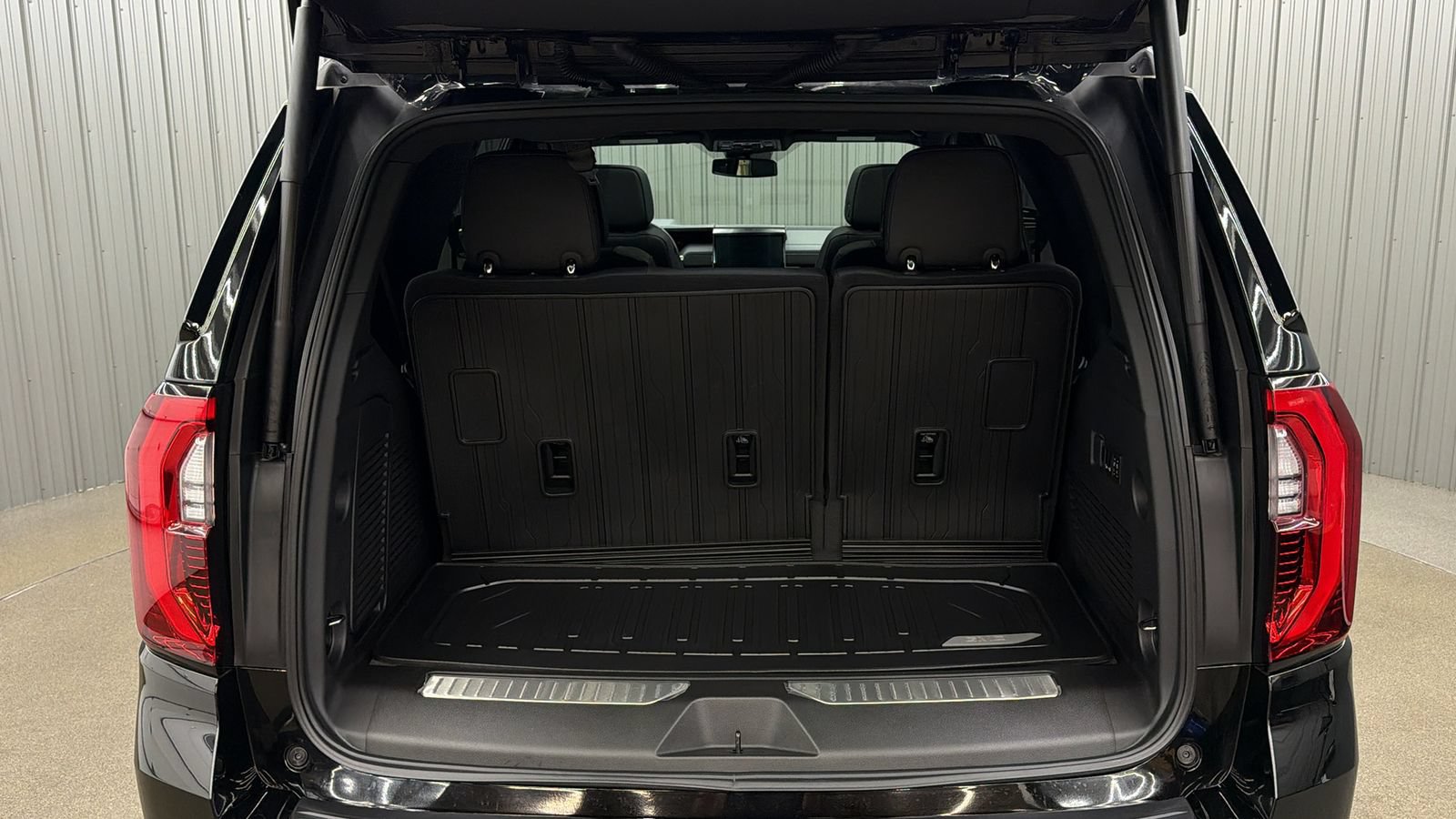 Used 2026 GMC Yukon Denali w/ Sun & Power Step Package AWD/4WD image 13