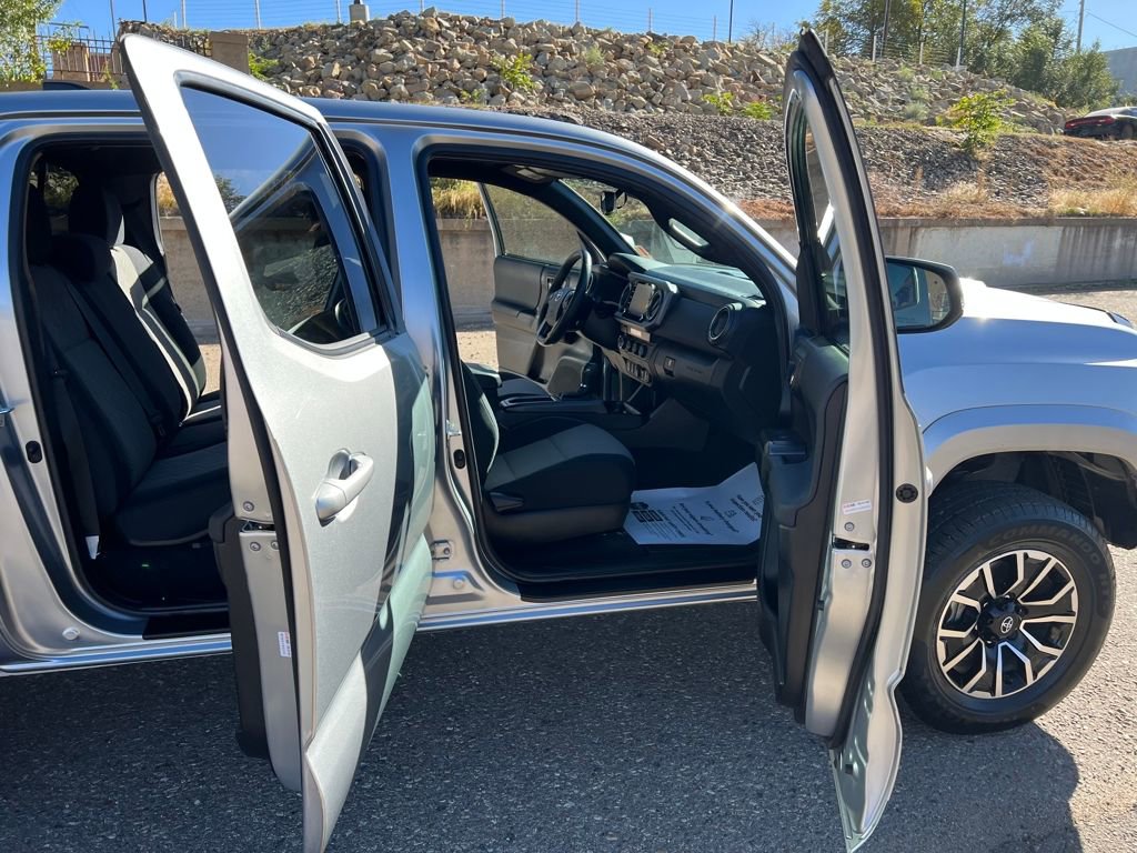 Used 2022 Toyota Tacoma 4x4 Double Cab image 9
