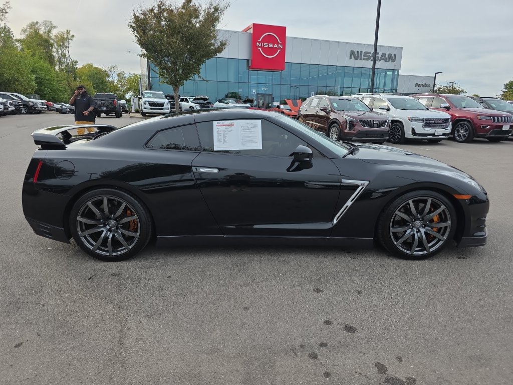 Used 2015 Nissan GT-R Premium AWD/4WD image 10