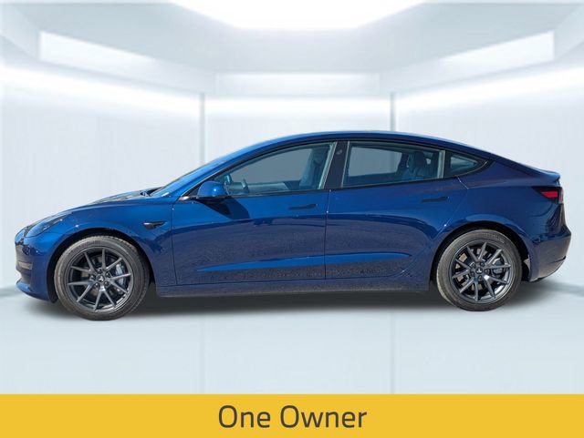 Used 2023 Tesla Model 3 Standard Range image 2