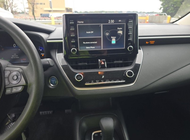 Used 2020 Toyota Corolla LE image 27