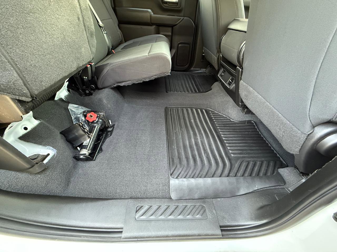 Used 2022 Chevrolet Silverado 2500 Custom w/ Custom Value Package image 35