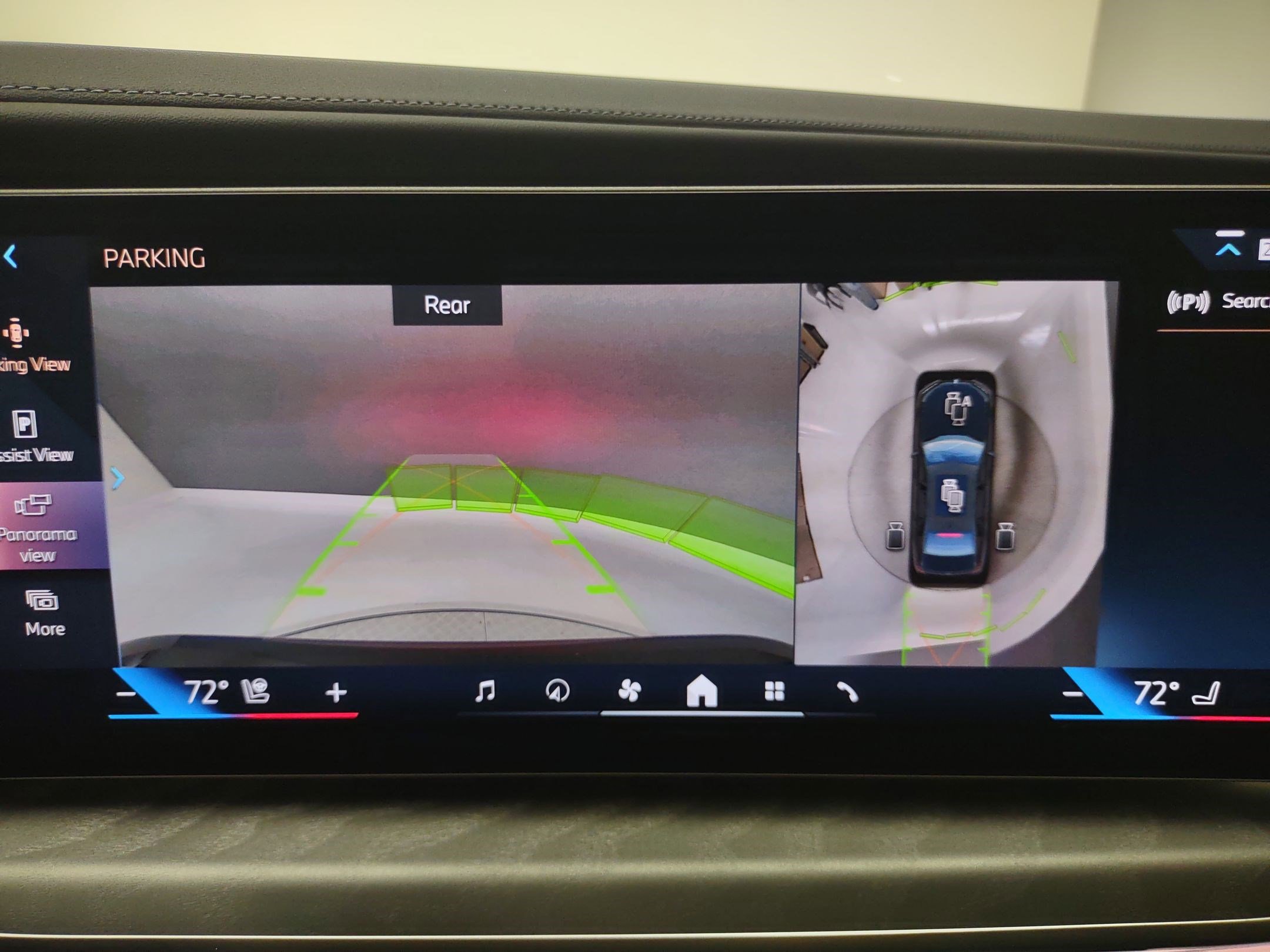 New 2026 BMW 740i w/ Premium Package image 25