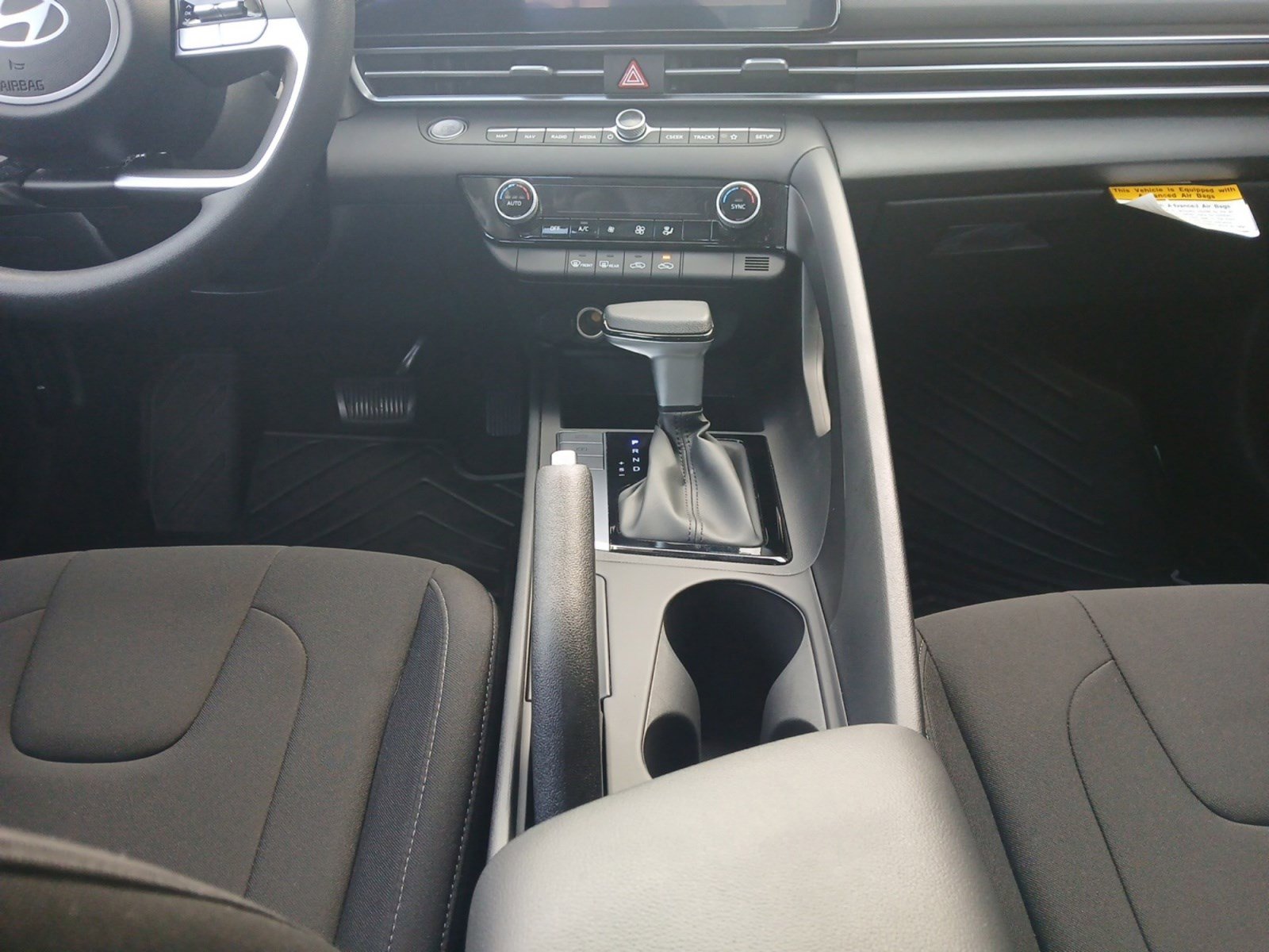 Certified 2024 Hyundai Elantra SEL image 11