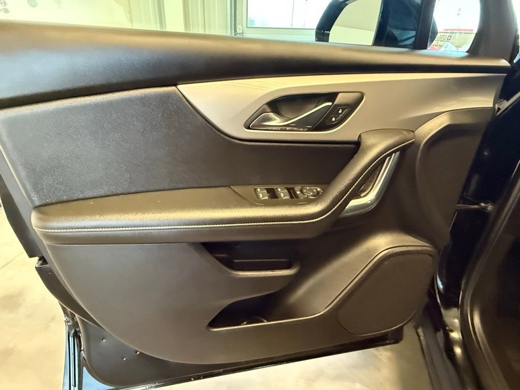 Used 2025 Chevrolet Blazer LT image 19