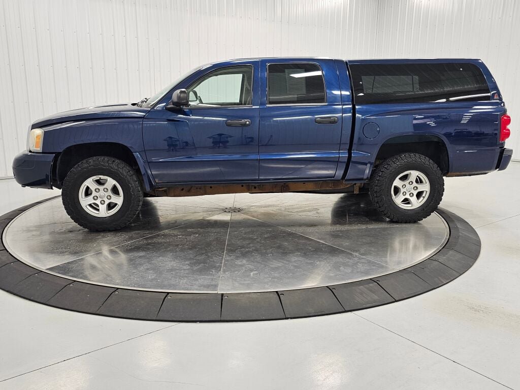 Used 2007 Dodge Dakota SLT w/ Popular Equipment Group AWD/4WD image 2