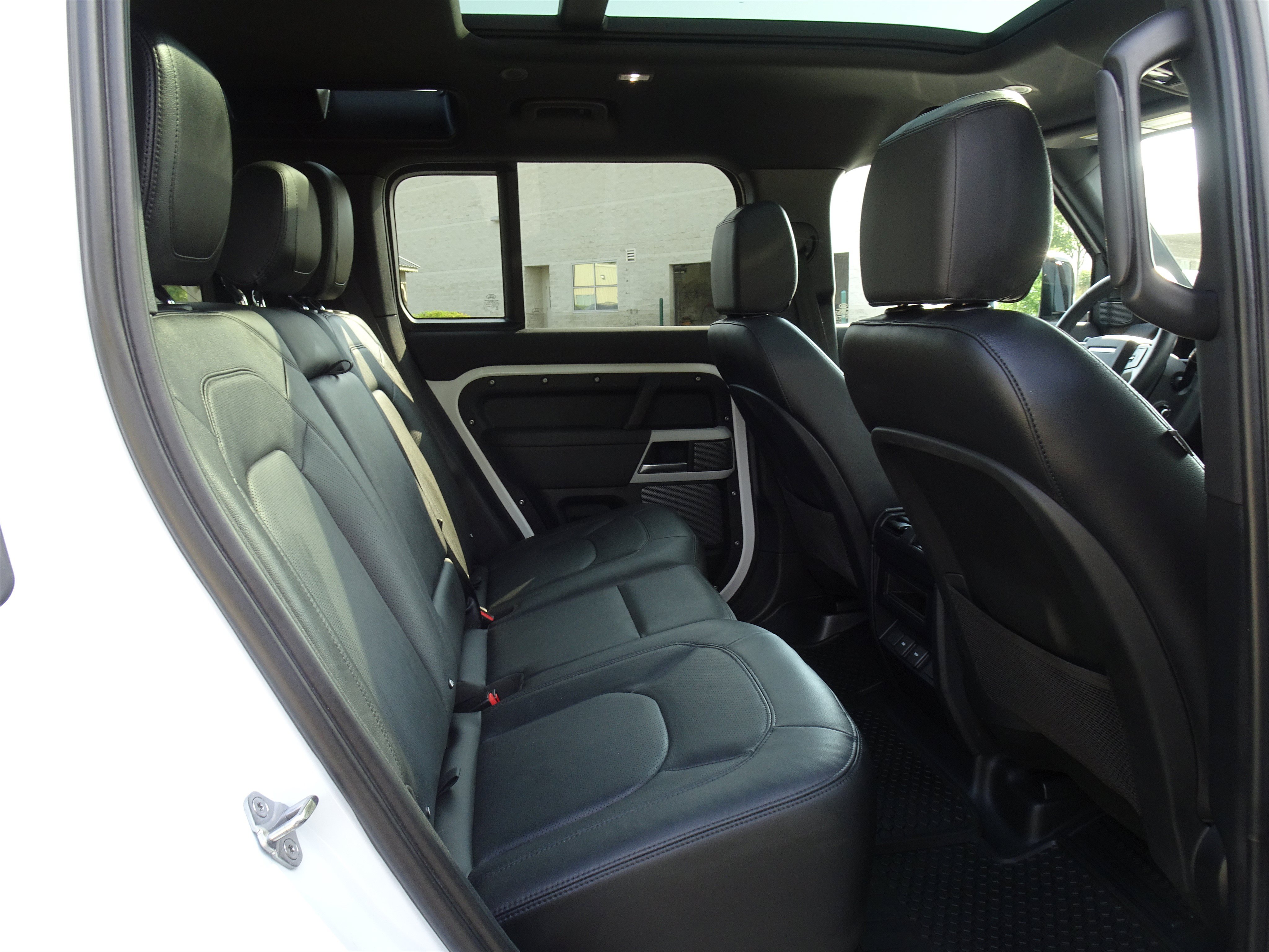 Certified 2024 Land Rover Defender 110 S AWD/4WD image 21
