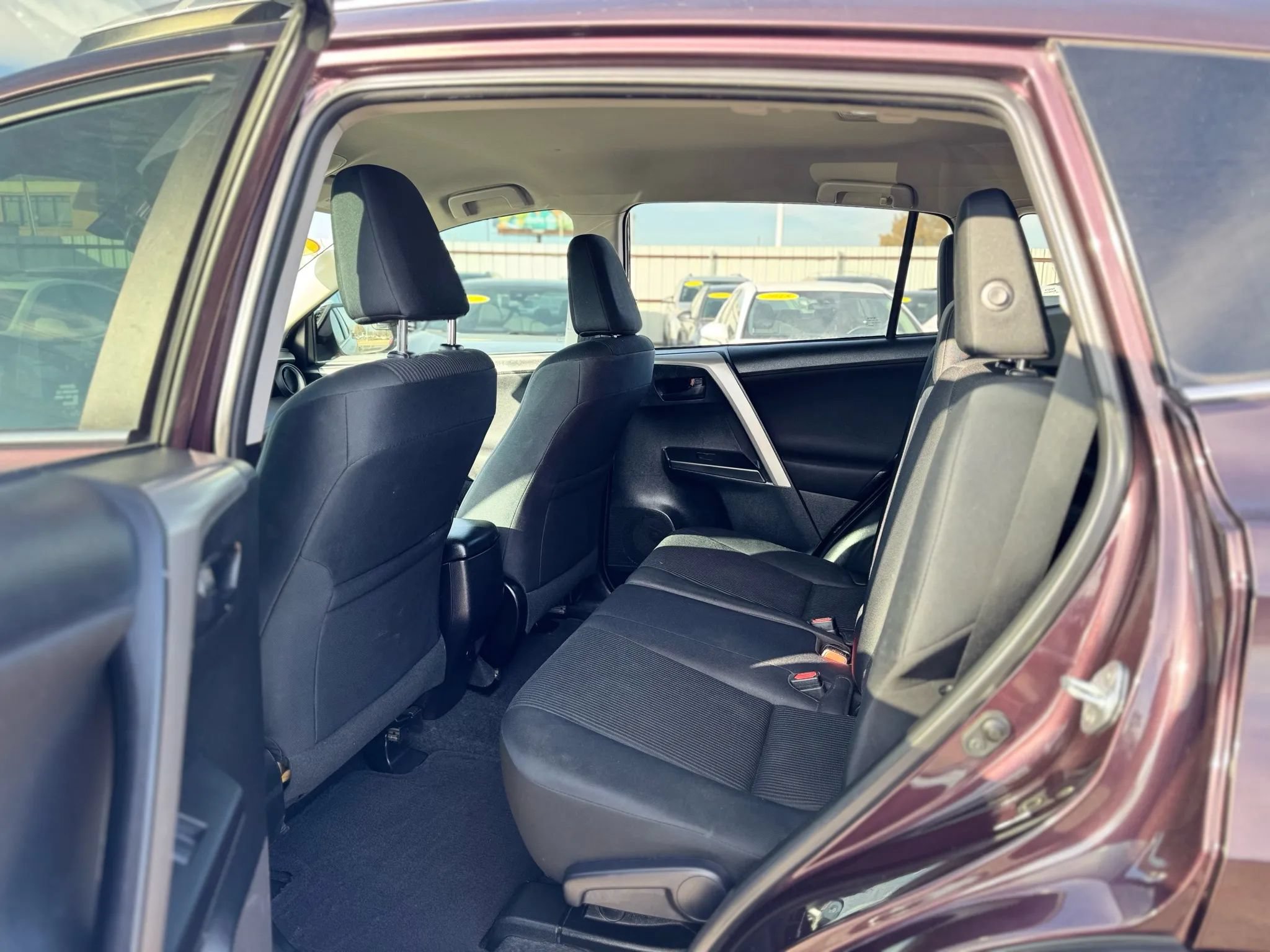 Used 2017 Toyota RAV4 LE FWD image 13