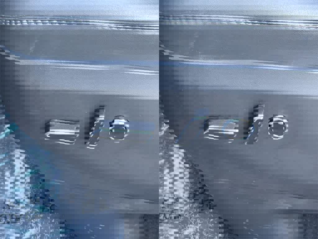 Used 2022 Tesla Model X Plaid image 27