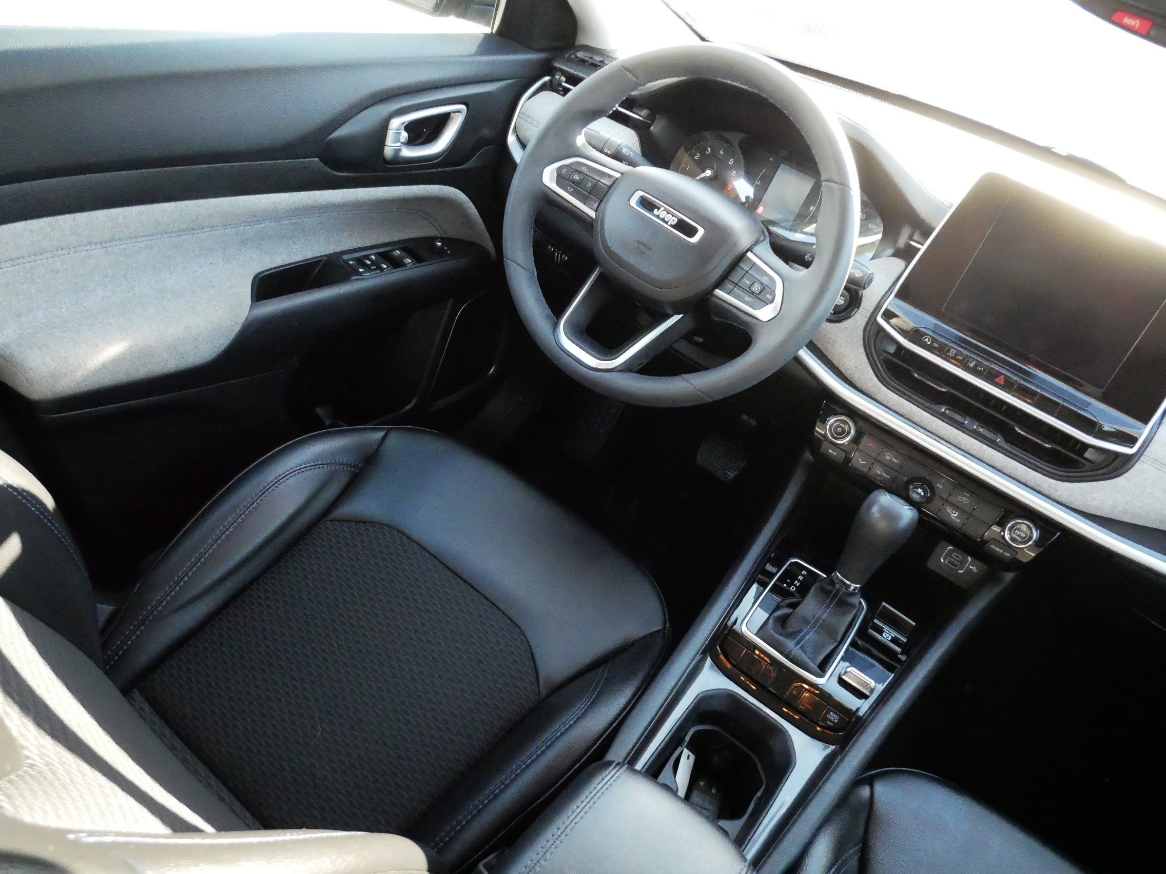 Used 2022 Jeep Compass Latitude image 9