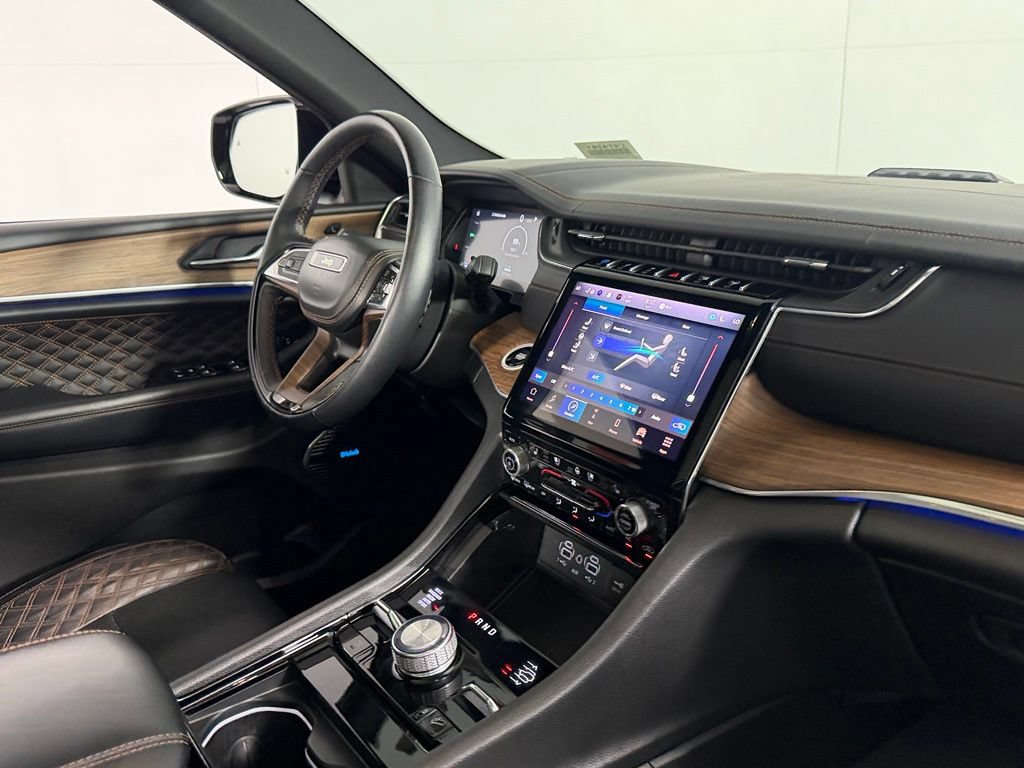 Certified 2023 Jeep Grand Cherokee Summit w/ Luxury Tech Group V AWD/4WD image 30