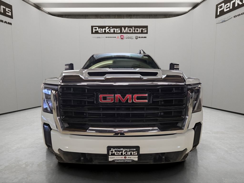 Used 2024 GMC Sierra 2500 Pro w/ Convenience Package image 2