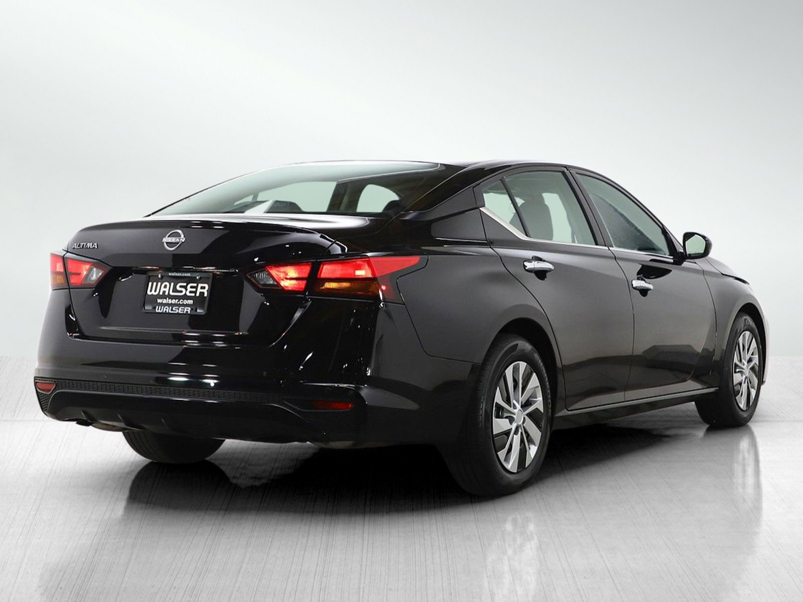 Used 2024 Nissan Altima 2.5 S image 5