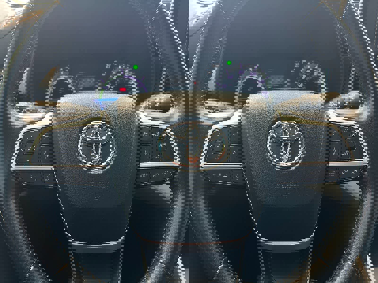 Used 2023 Toyota Highlander LE image 25