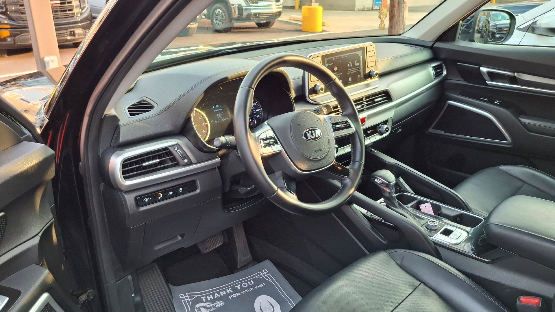 Used 2020 Kia Telluride LX AWD/4WD image 7