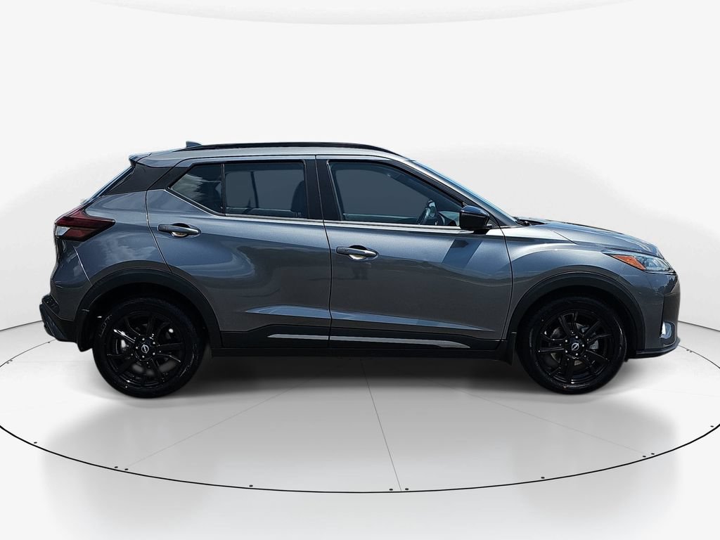 Used 2023 Nissan Kicks SR FWD image 5
