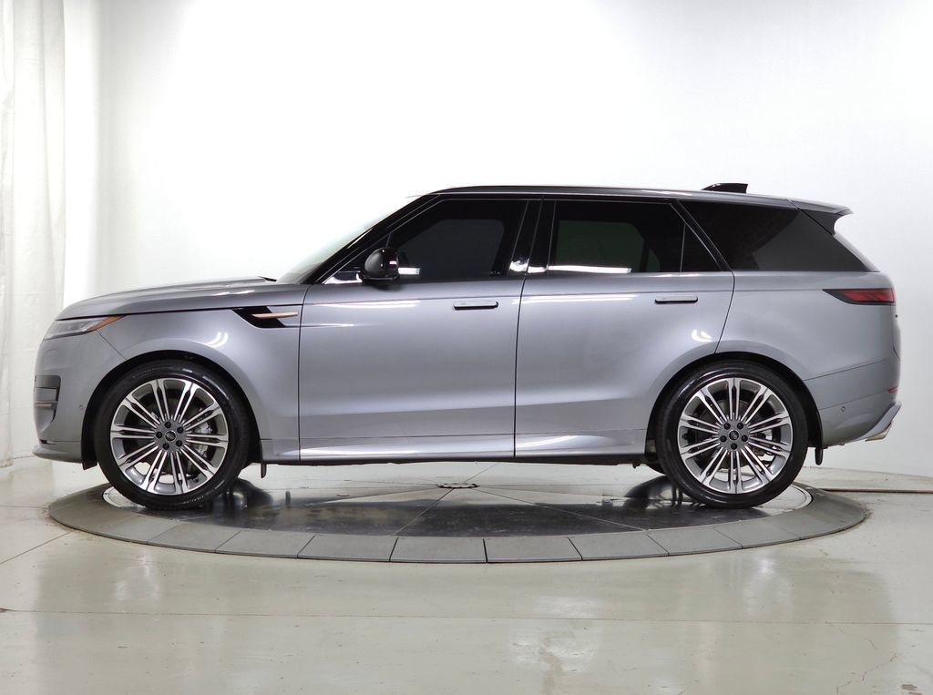Used 2025 Land Rover Range Rover Sport Dynamic SE AWD/4WD image 2