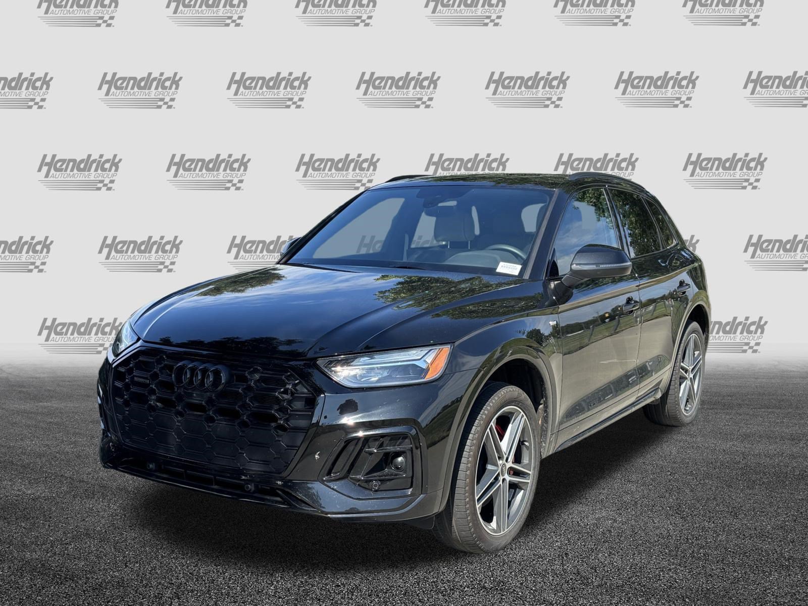 Used 2024 Audi Q5 e Premium Plus w/ Premium Plus Package AWD/4WD image 6