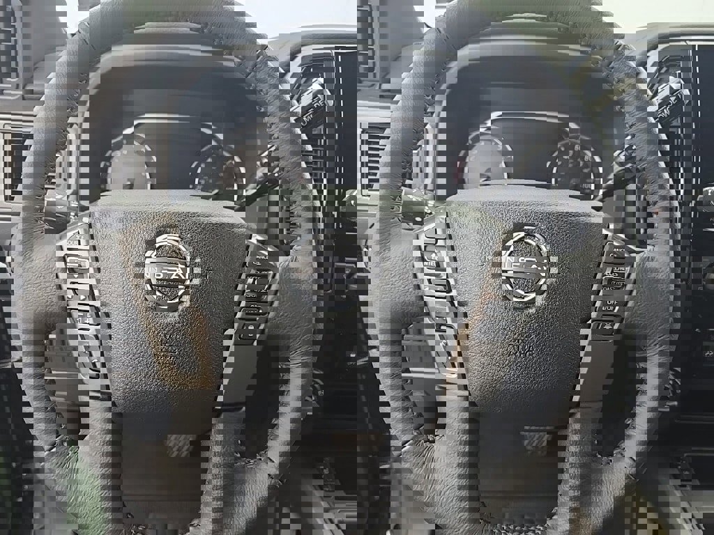 Used 2024 Nissan Titan SV w/ SV Bronze Edition Package image 17