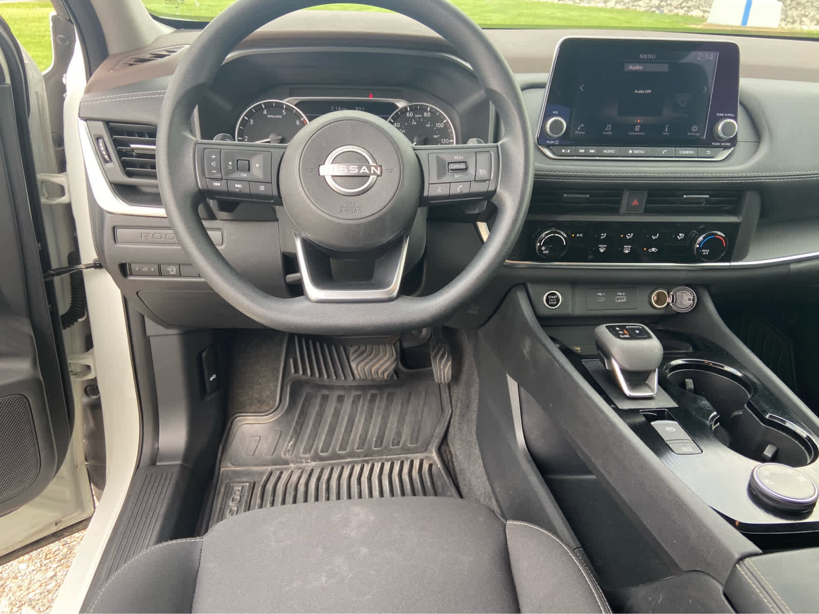 Used 2023 Nissan Rogue S image 19