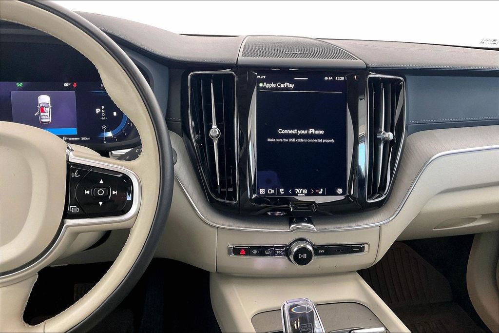 Certified 2023 Volvo XC60 B5 Ultimate w/ Climate Package image 9