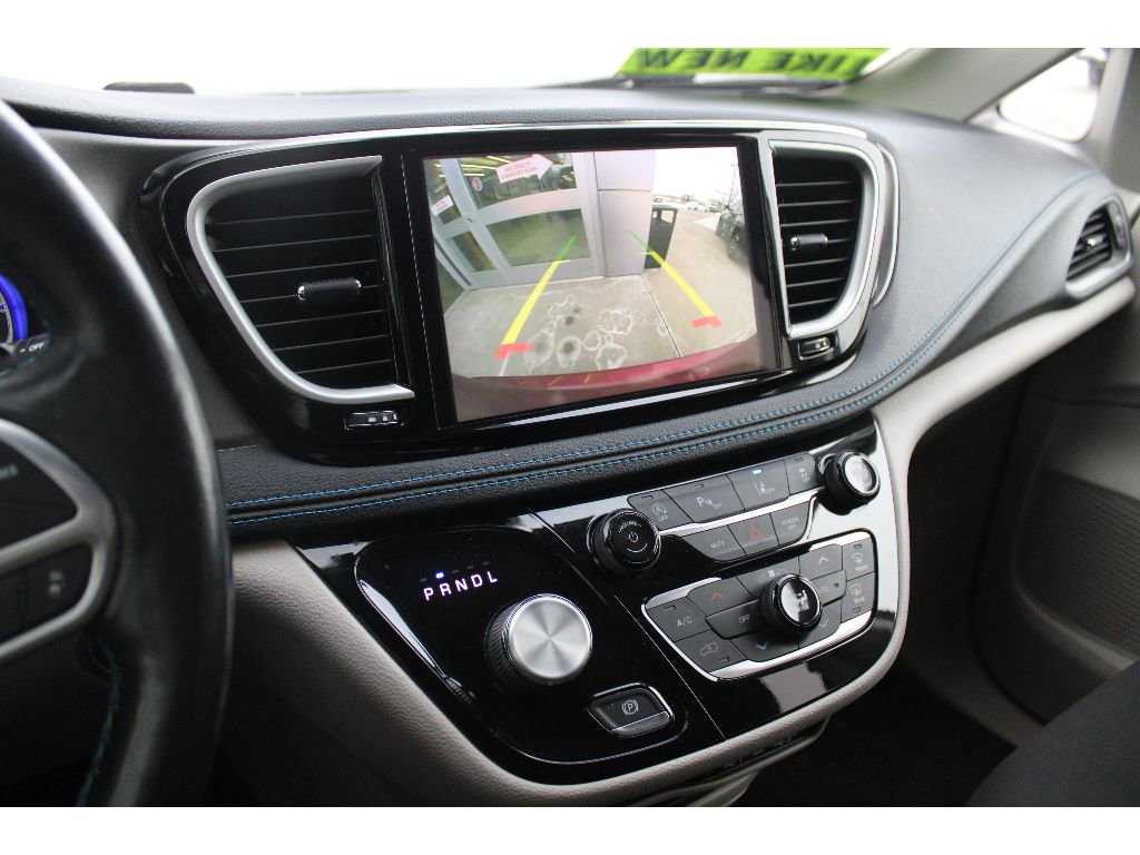 Used 2021 Chrysler Pacifica Touring w/ Cold Weather Group image 11