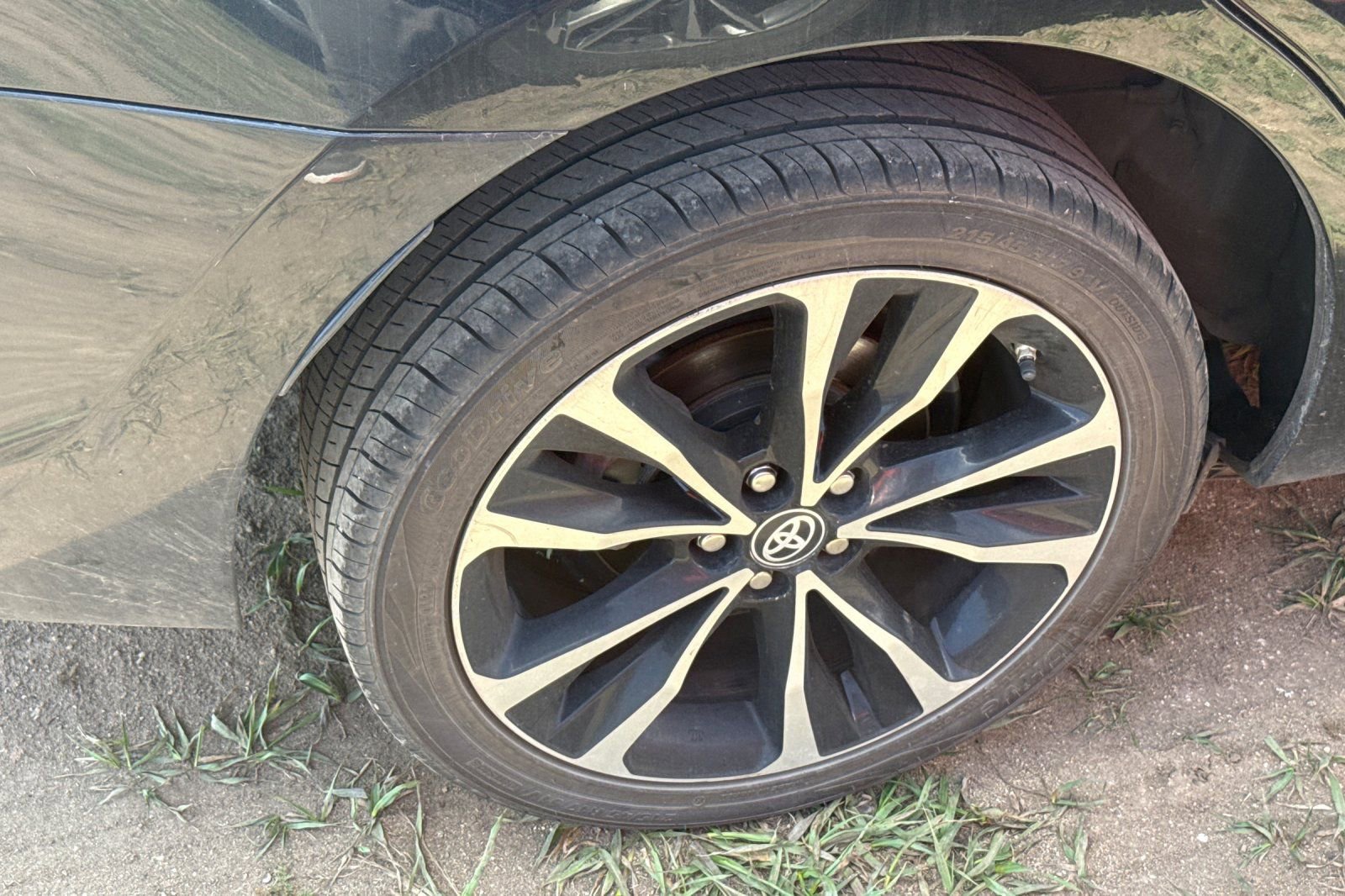 Used 2017 Toyota Corolla SE FWD image 3