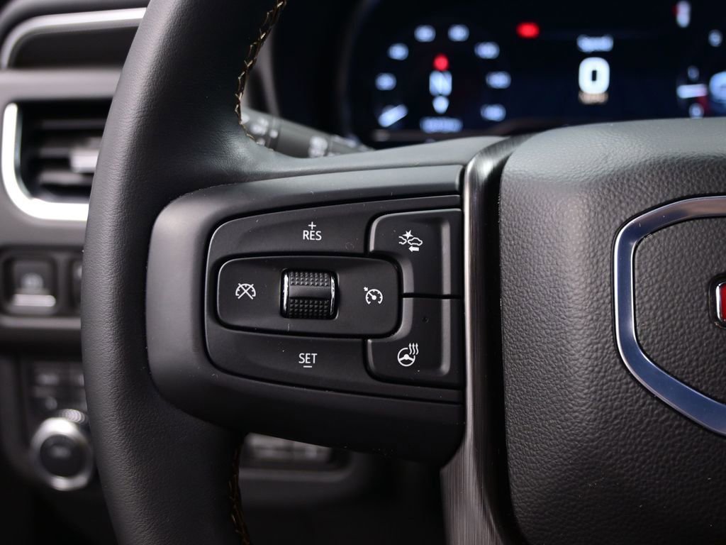 Used 2024 GMC Yukon XL AT4 w/ Technology Package image 21