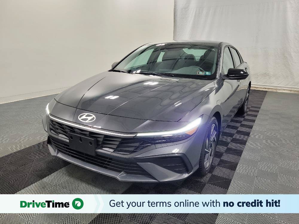 Used 2025 Hyundai Elantra Sport FWD image 1