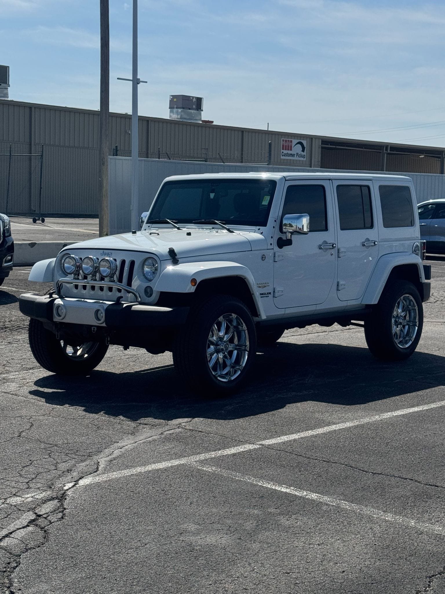 Used 2014 Jeep Wrangler Unlimited Sahara w/ Connectivity Group