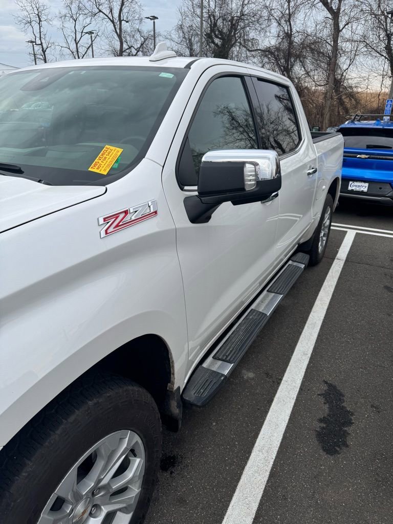 Used 2025 Chevrolet Silverado 1500 LTZ w/ LTZ Premium Package image 3