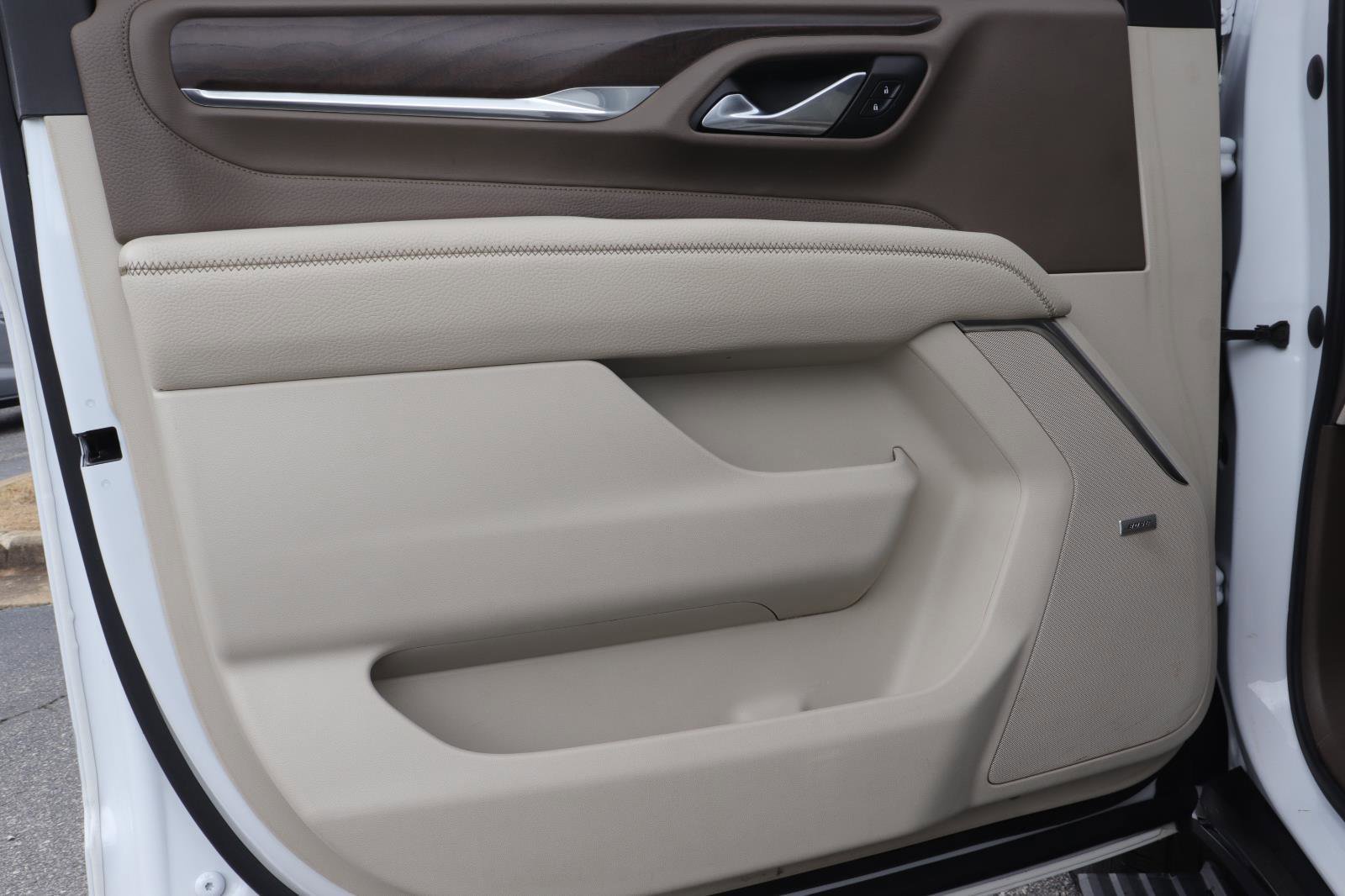 Used 2021 GMC Yukon Denali w/ Denali Premium Package image 10