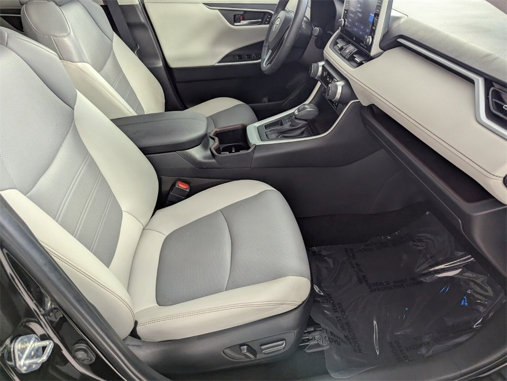 Used 2022 Toyota RAV4 Limited image 31