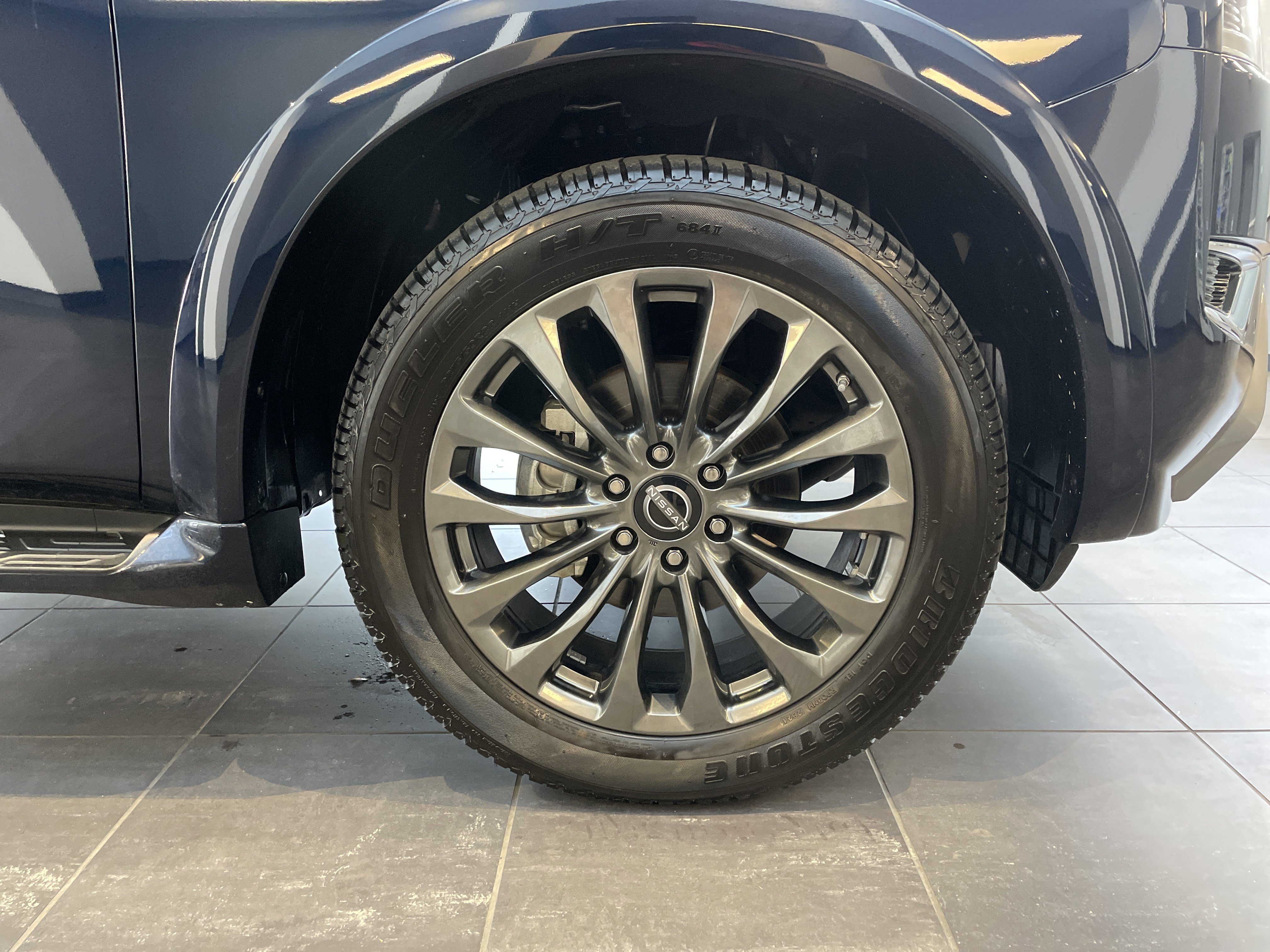 Used 2024 Nissan Armada Platinum w/ Captain's Chairs Package RWD image 12