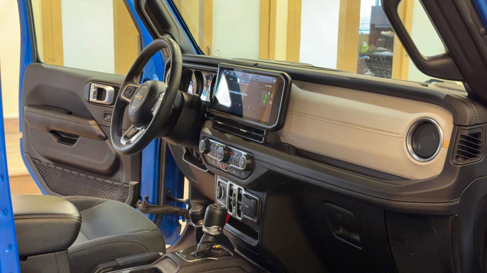 Used 2024 Jeep Wrangler Unlimited Sahara image 20