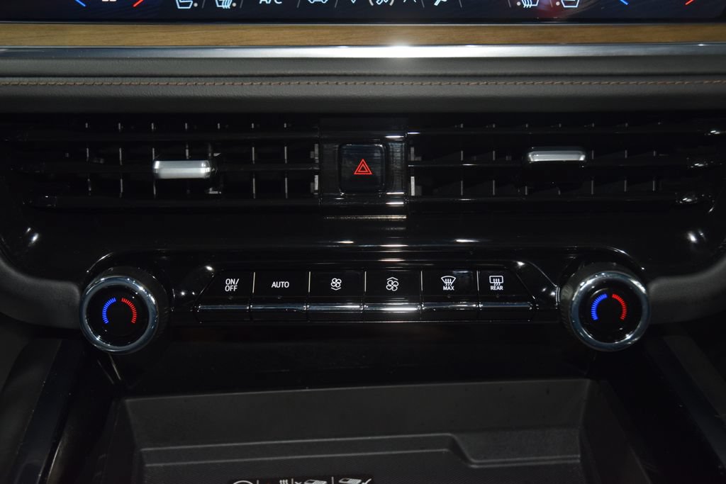 Used 2025 Chevrolet Suburban High Country AWD/4WD image 35