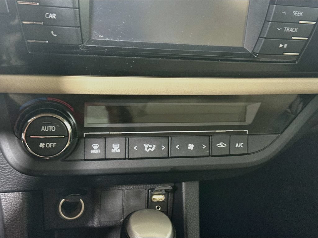 Used 2016 Toyota Corolla LE FWD image 14