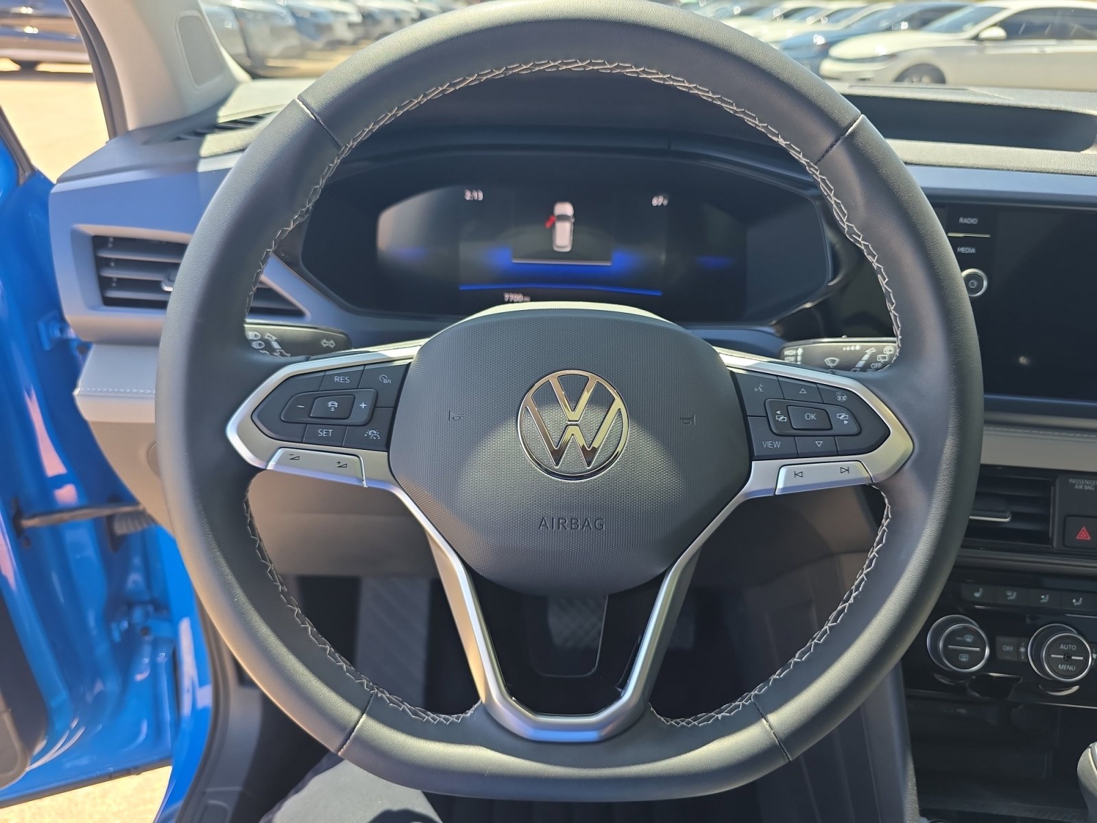 Certified 2024 Volkswagen Taos SE FWD image 9