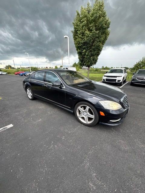Used 2010 Mercedes-Benz S 550 4MATIC image 3