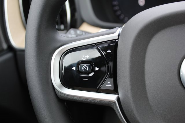 New 2026 Volvo XC60 B5 Plus w/ Protection Package Premier image 18
