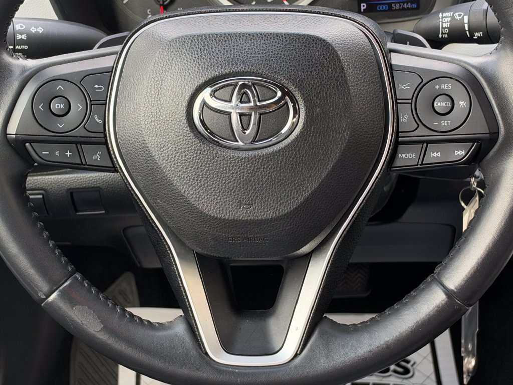 Used 2020 Toyota Corolla SE FWD image 19