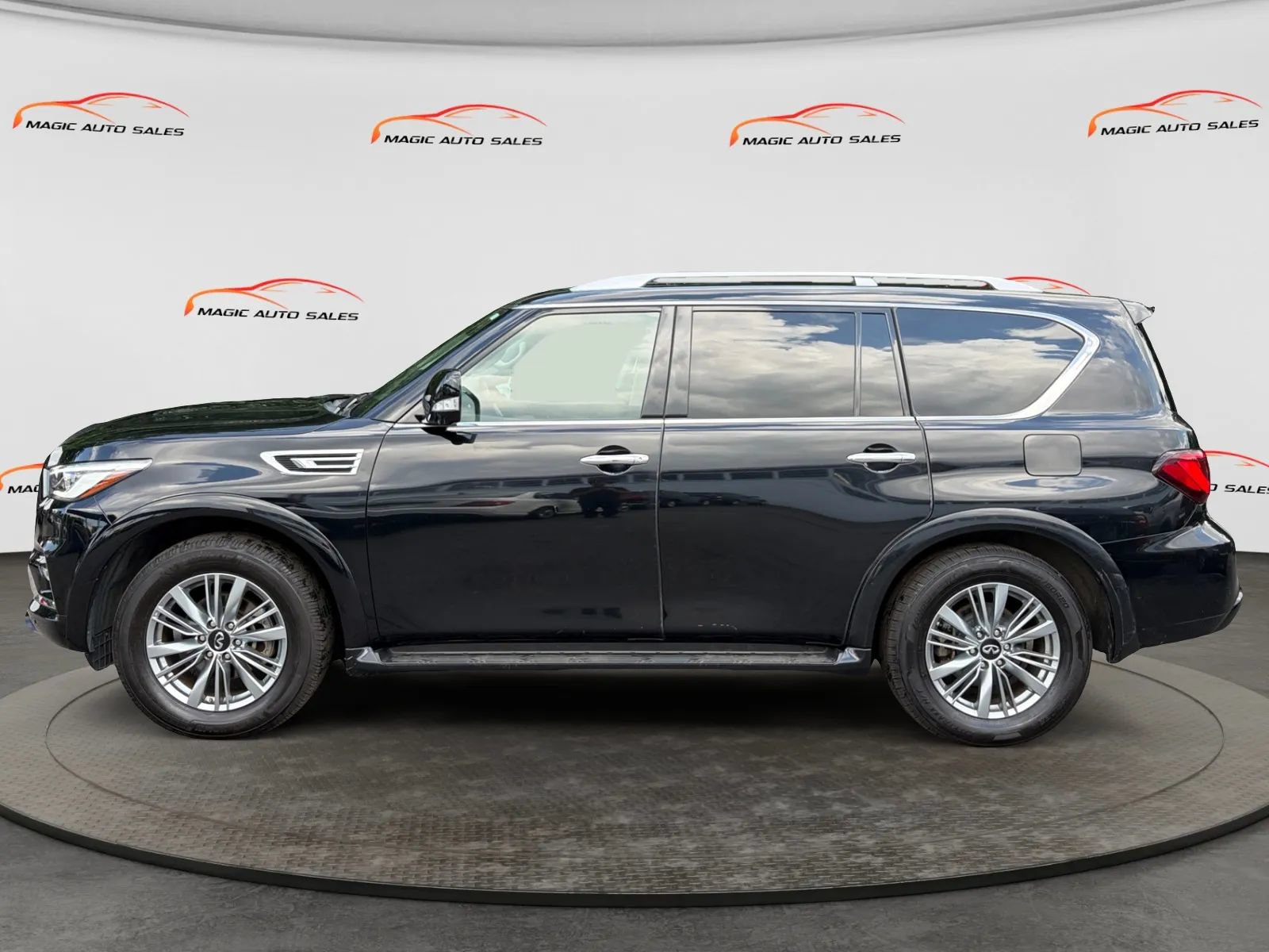 Used 2021 INFINITI QX80 Luxe w/ Cargo Package AWD/4WD image 7