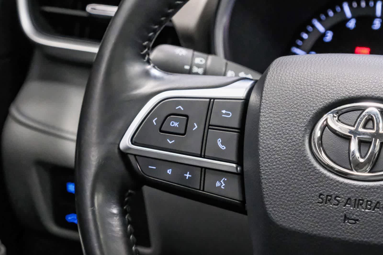 Used 2020 Toyota Highlander XLE AWD/4WD image 19