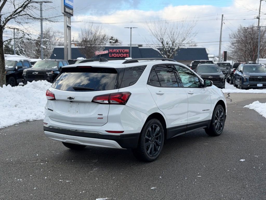 Used 2022 Chevrolet Equinox RS w/ LPO, Floor Liner Package image 5